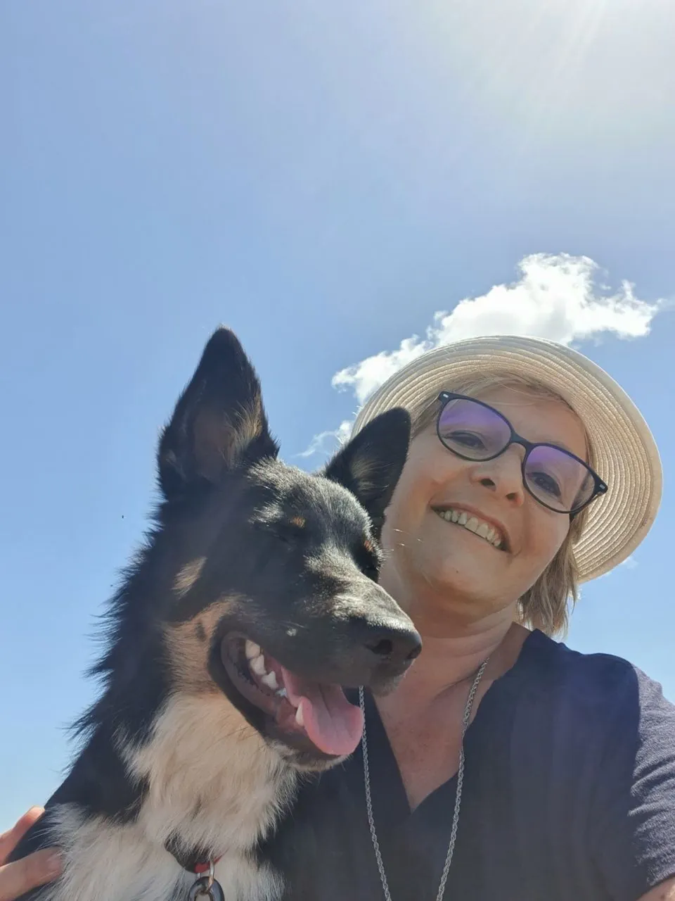 Valérie Courtot, éducatrice canine, avec un border collie
